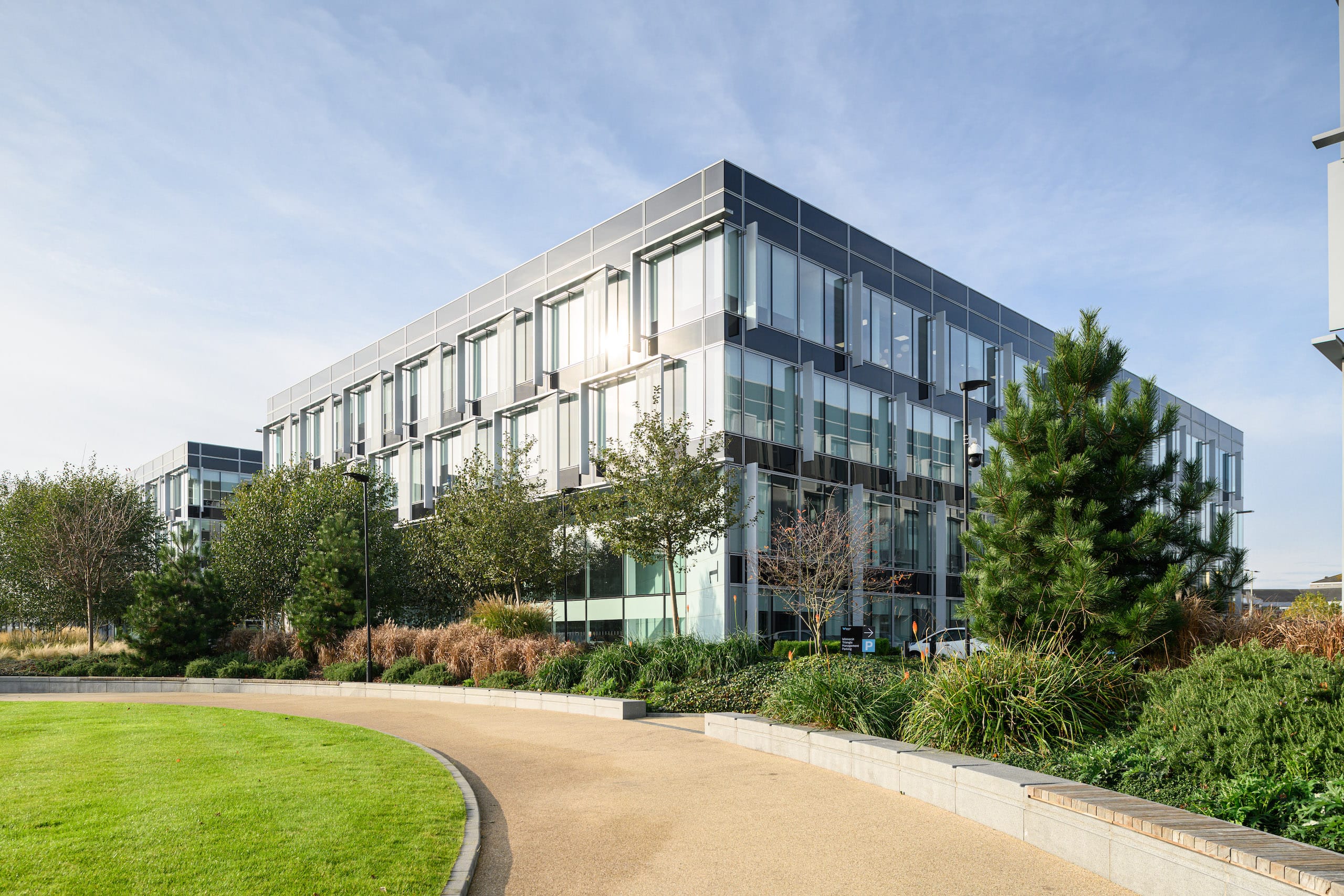 Commercial Office Spaces to Rent in Reading